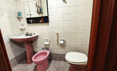 VENTA CASA CON LOCAL 200 M2 VALENTIN ALSINA