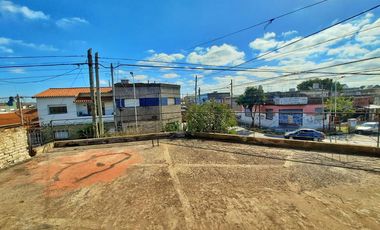 VENTA CASA CON LOCAL 200 M2 VALENTIN ALSINA