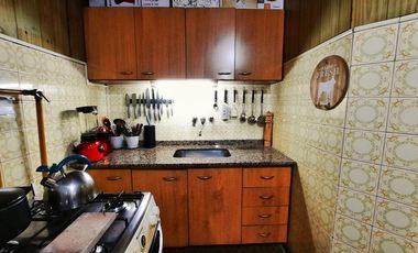 VENTA CASA CON LOCAL 200 M2 VALENTIN ALSINA