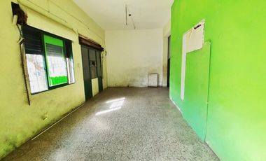 VENTA CASA CON LOCAL 200 M2 VALENTIN ALSINA