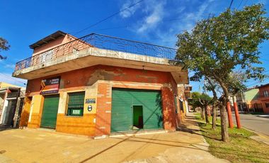 VENTA CASA CON LOCAL 200 M2 VALENTIN ALSINA