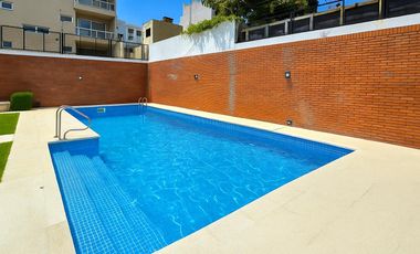 Venta Casa 5 ambientes en Villa Devoto con cocheras, jardín, piscina, suite. 3 plantas