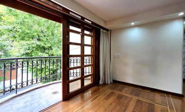 Venta Casa 5 ambientes en Villa Devoto con cocheras, jardín, piscina, suite. 3 plantas