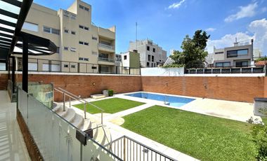 Venta Casa 5 ambientes en Villa Devoto con cocheras, jardín, piscina, suite. 3 plantas