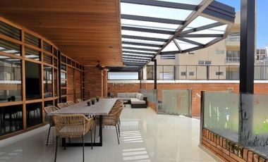 Venta Casa 5 ambientes en Villa Devoto con cocheras, jardín, piscina, suite. 3 plantas