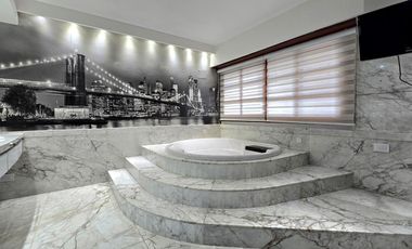 Venta Casa 5 ambientes en Villa Devoto con cocheras, jardín, piscina, suite. 3 plantas