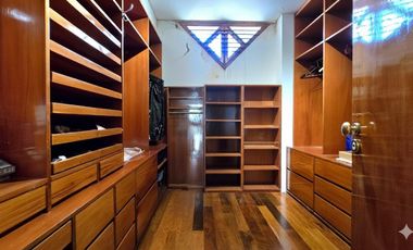 Venta Casa 5 ambientes en Villa Devoto con cocheras, jardín, piscina, suite. 3 plantas