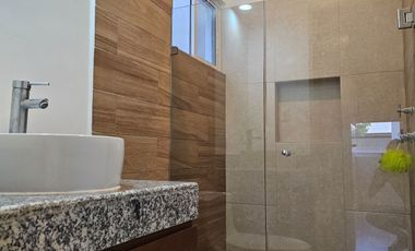 Casa en renta en Zendera, con doble altura y recamara en planta baja