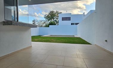 Casa en renta en Zendera, con doble altura y recamara en planta baja