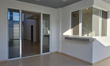 Casa en renta en Zendera, con doble altura y recamara en planta baja