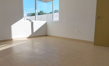 Casa en renta en Zendera, con doble altura y recamara en planta baja