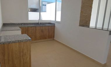Casa en renta en Zendera, con doble altura y recamara en planta baja