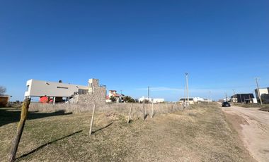 2 Terrenos en Calle 19 entre 68 y 70