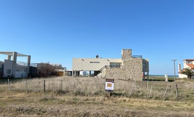 2 Terrenos en Calle 19 entre 68 y 70