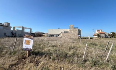 2 Terrenos en Calle 19 entre 68 y 70