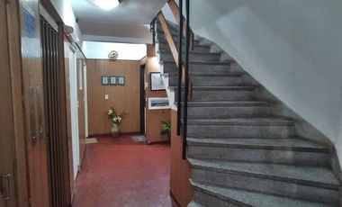 Confortable y cómodo 2 ambientes,con balcón a la calle,muy céntrico!!