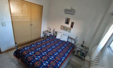 Confortable y cómodo 2 ambientes,con balcón a la calle,muy céntrico!!