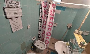 Confortable y cómodo 2 ambientes,con balcón a la calle,muy céntrico!!