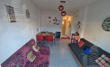 Confortable y cómodo 2 ambientes,con balcón a la calle,muy céntrico!!