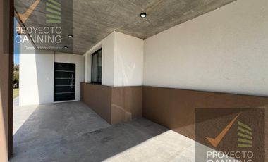 Venta de casa en Barrio San Felipe Canning