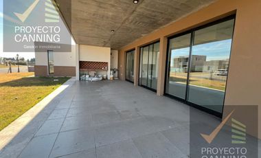 Venta de casa en Barrio San Felipe Canning