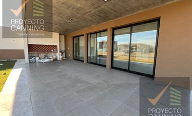 Venta de casa en Barrio San Felipe Canning