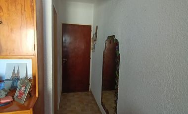 Departamento en calle Machado 145, excelente zona. ¡Con gas natural!