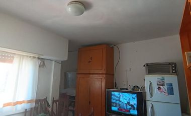 Departamento en calle Machado 145, excelente zona. ¡Con gas natural!