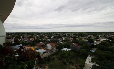 Departamento en venta 4 ambientes en Berazategui con cochera doble y vista al río