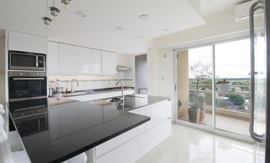 Departamento en venta 4 ambientes en Berazategui con cochera doble y vista al río