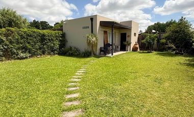 Casa 3 dormitorios, categoría, Ybarlucea.