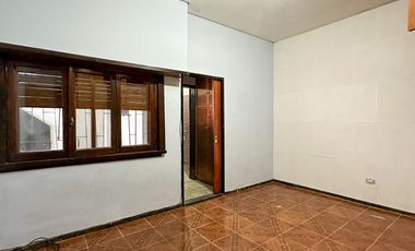 Casa en venta en Lanús - AMPLIAS MODALIDADES DE PAGO !