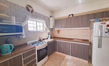 VENTA CASA 4 AMB 178 M2 COCHERA LANÚS OESTE