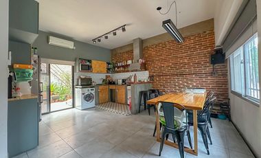 PH en venta 2 ambientes en Remedios de Escalada