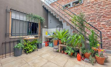 PH en venta 2 ambientes en Remedios de Escalada