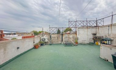 PH en venta 2 ambientes en Remedios de Escalada