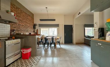 PH en venta 2 ambientes en Remedios de Escalada