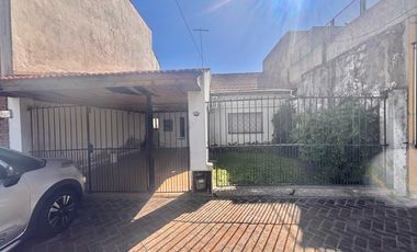 Casa en Remedios De Escalada, Lanus, jardin, 5 cuadras Universidad Lanus