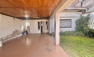 Casa en Remedios De Escalada, Lanus, jardin, 5 cuadras Universidad Lanus