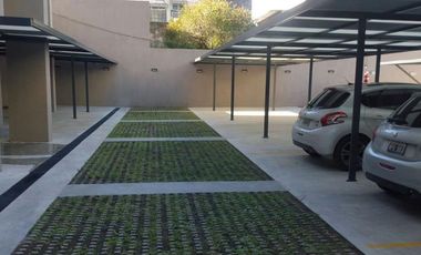 DEPTO DOS AMBIENTES CON COCHERA - FRENTE A LA ESTACION DE BANFIELD