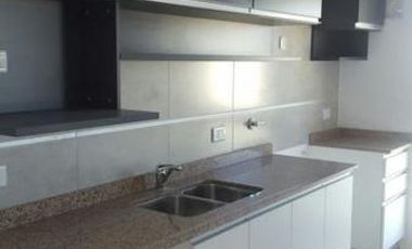 DEPTO DOS AMBIENTES CON COCHERA - FRENTE A LA ESTACION DE BANFIELD