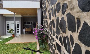 Se Vende Casa Nueva en OBERA Misiones!  Con quincho, piscina y mas.