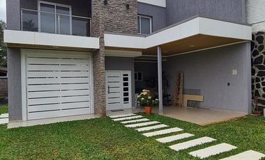 Se Vende Casa Nueva en OBERA Misiones!  Con quincho, piscina y mas.