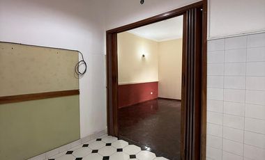 Departamento tres ambientes - Patio - Lanus Oeste - Venta