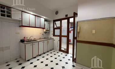 Departamento tres ambientes - Patio - Lanus Oeste - Venta