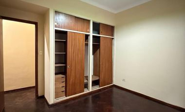 Departamento tres ambientes - Patio - Lanus Oeste - Venta