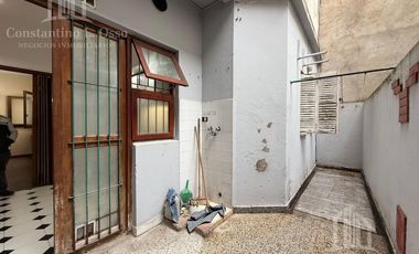 Departamento tres ambientes - Patio - Lanus Oeste - Venta