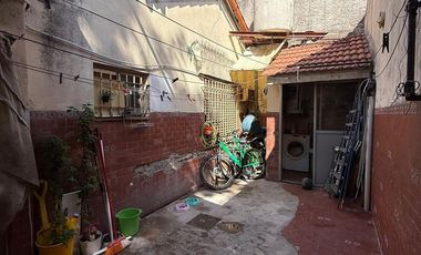 Casa en  Lanus  - 3 ambientes  - Lote propio