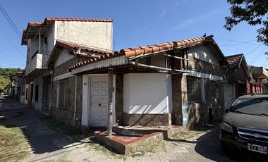 Casa en  Lanus  - 3 ambientes  - Lote propio