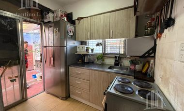 Casa en  Lanus  - 3 ambientes  - Lote propio